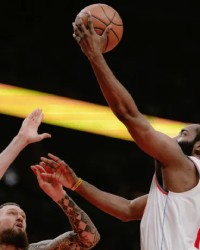 GA黄金甲体育-猛龙记者：必须要称赞詹姆斯-哈登，36岁的年纪依然自成体系