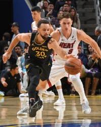 库里19+11巴特勒17分 勇士击败热火4连胜