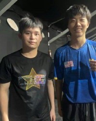 美选手Victor与国乒多名主力合影，教练称倍感荣幸