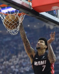 GA黄金甲体育官网-有点欺负人！韦尔15中8拿到21分15板2助2断1帽